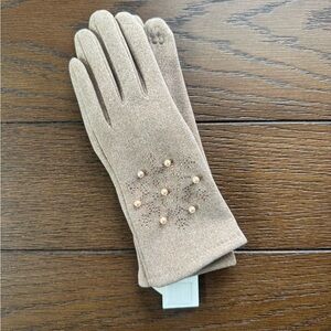 Elegant Tan Gloves with Pearl Accents